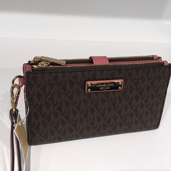 michael kors wristlet purse